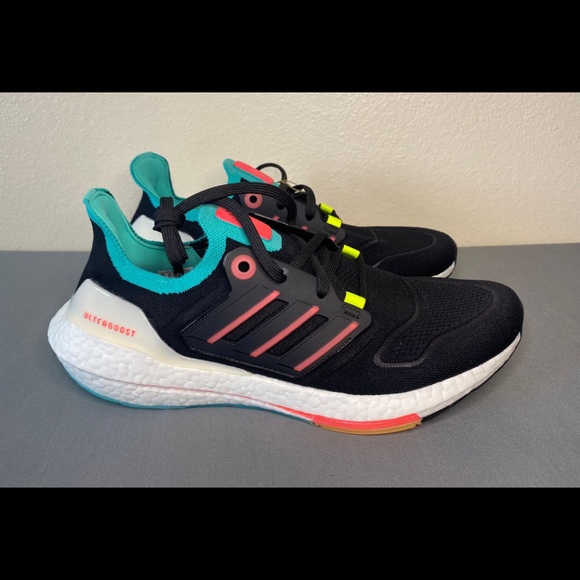 adidas Ultraboost 22 'Black Turbo Mint'- Size: 8 for Men